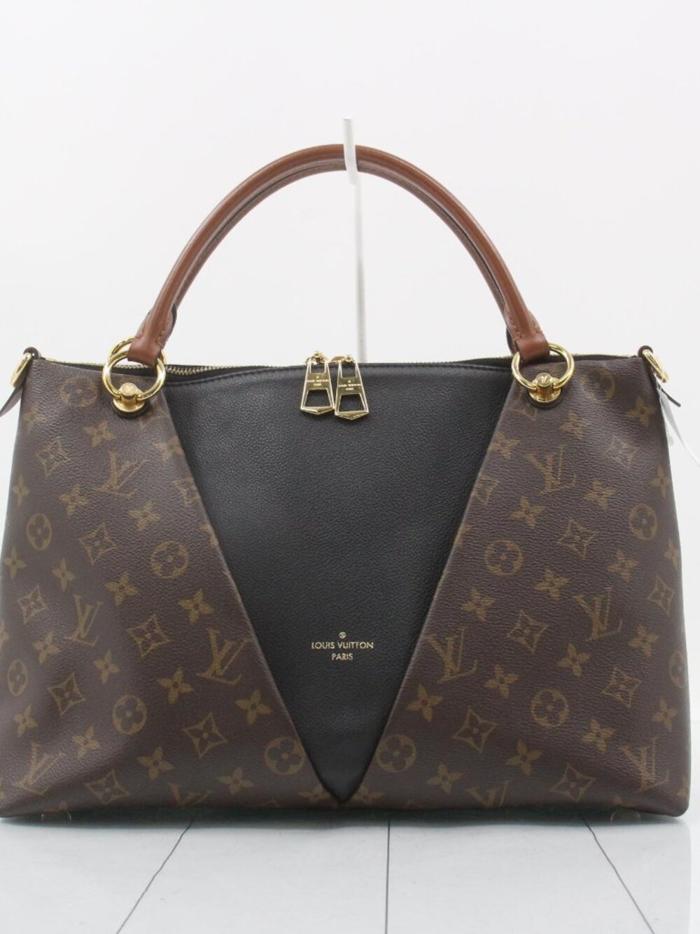 LV "V" Tote MM